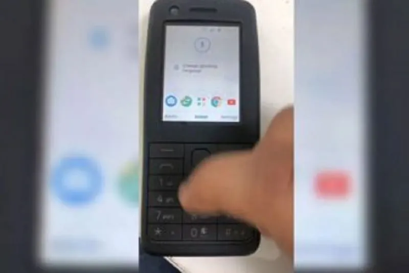 В сети появилось фото нового кнопочного телефона Nokia на Android